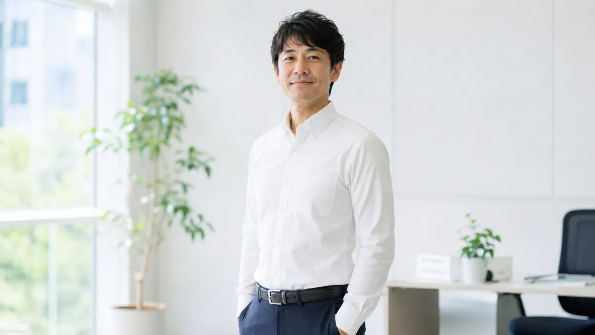 猫背を直して姿勢を良くする方法｜30代からの印象と体づくり