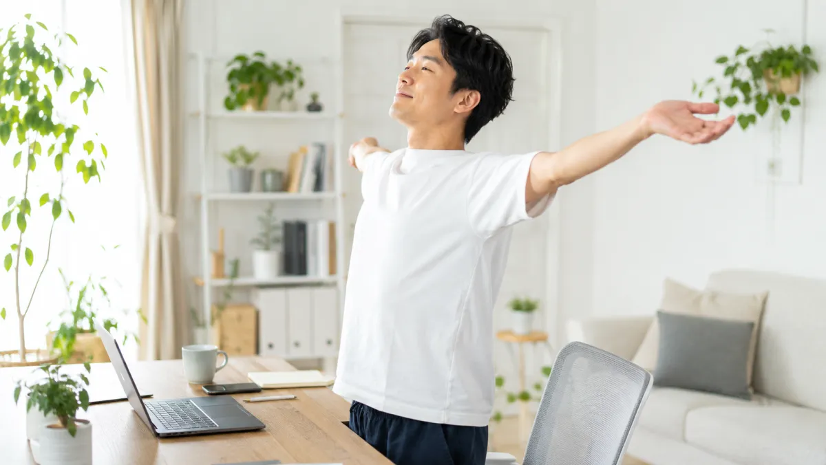 在宅ワークで運動不足になる人へ｜座りすぎを防ぐ働き方の工夫